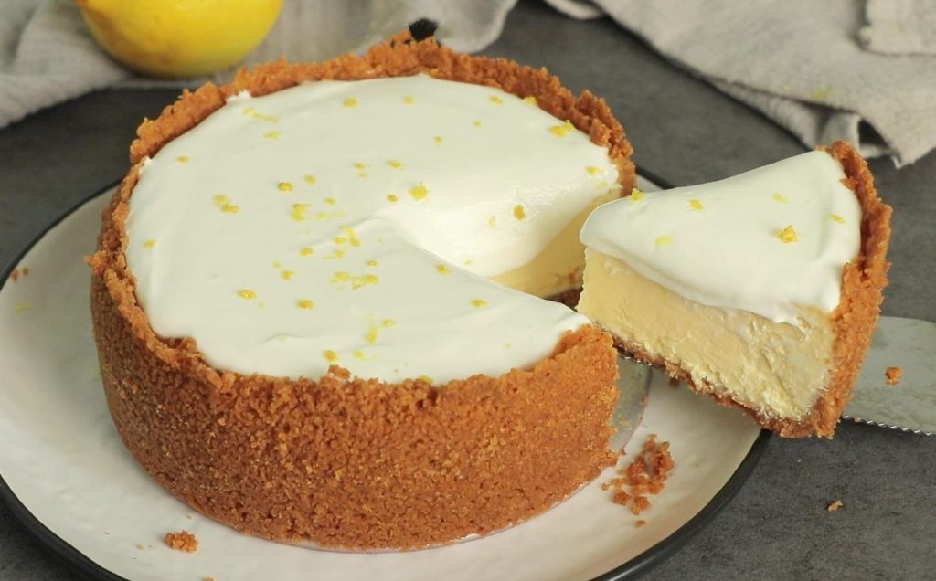 Light and Creamy Cheesecake