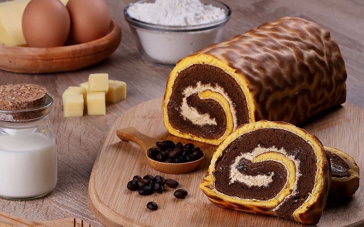 Tiger Roll Cake